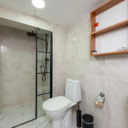 Pio Hotel *
