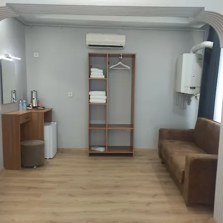 Pio Hotel *