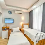 Pio Hotel *